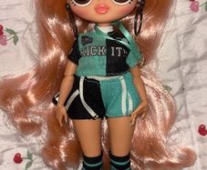 LOL OMG Sports Kicks Babe