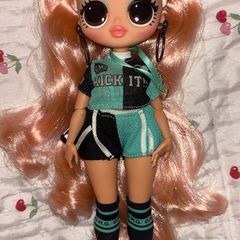 LOL OMG Sports Kicks Babe
