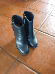 Amy Huberman navy boots