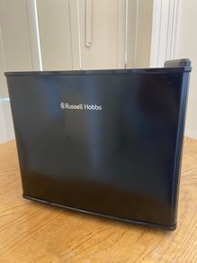 Russell Hobbs Mini Fridge 17L  Excellent Condition