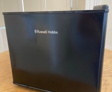 Russell Hobbs Mini Fridge 17L  Excellent Condition