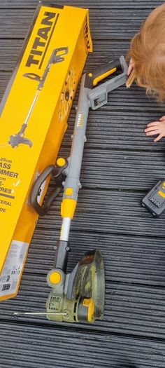 battery titan strimmer