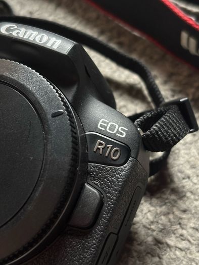Canon Eos R10