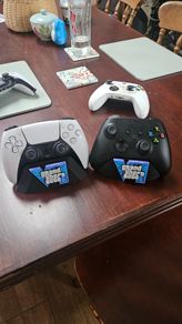 Custom Gaming Controller Stand (PS5 / Xbox) - Vice City Style