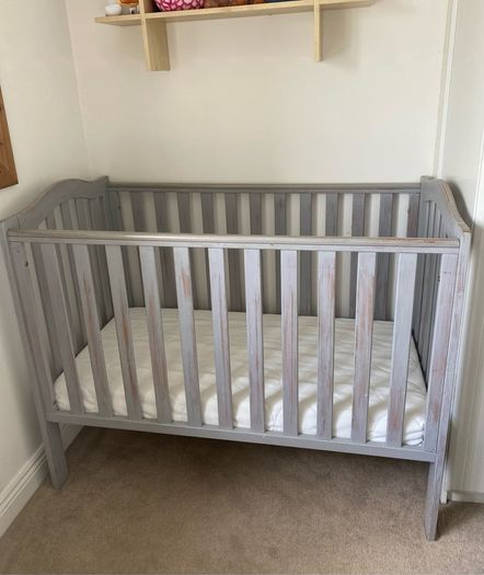 baby cot