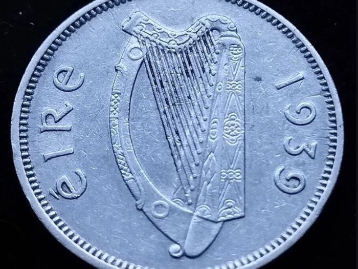 Ireland - 1939 - 6 Pence - Wolfhound - KM.13 - [2204]