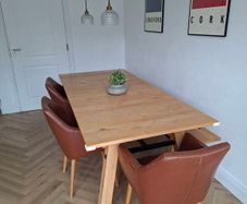 Oak dining table, bench and chairs