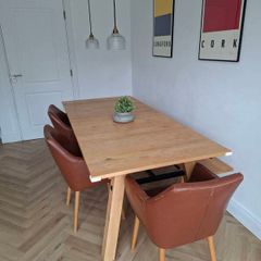 Oak dining table, bench and chairs