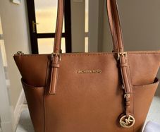 Michael Kors handbag (immaculate condition)