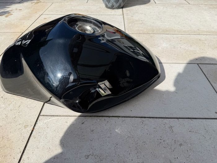 Suzuki Bandit 650S 2010 Fuel Tank