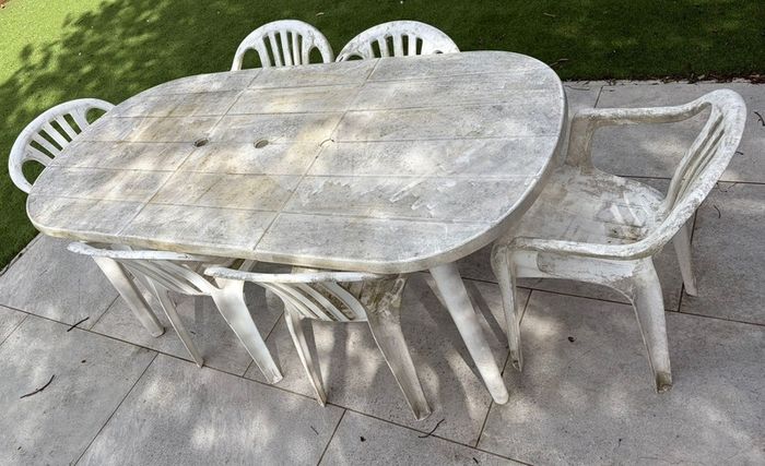 patio table and chairs