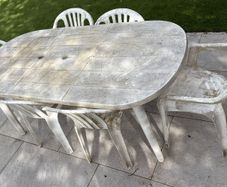 patio table and chairs