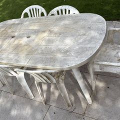 patio table and chairs