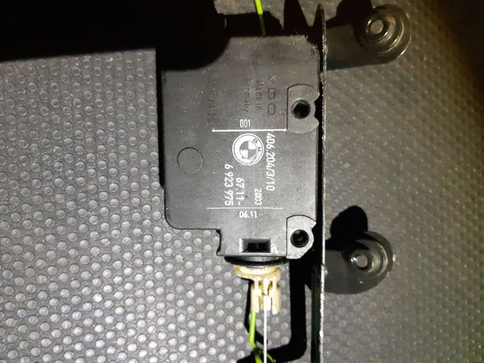 Bmw 5er E60 E61 Fuel Flap Motor Actuator Vdo 6923975