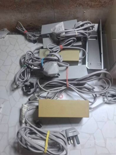 5 Nintendo Wii  Video Game Consoles Black  White Bundle  Tested  Working Cables