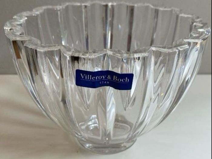 Villeroy and Boch 6.25 inch heavy crystal bowl