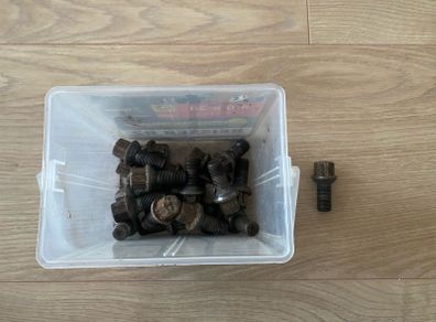 Standard OEM Mercedes Benz Wheel Nuts
