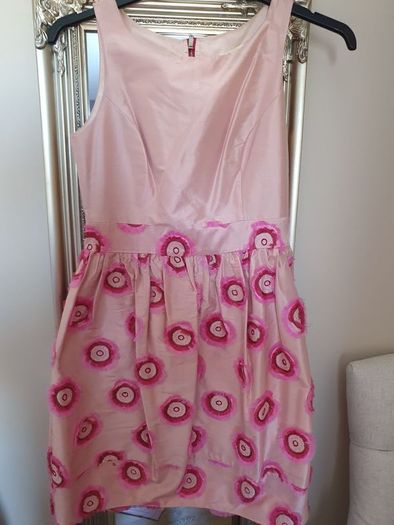 dress stunning Alannah Hill size 8