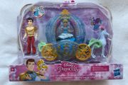 Disney Princess Royal Carriage Ride, Cinderella and Prince Charming new PLease look at the pictures