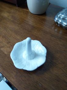 ring holder .