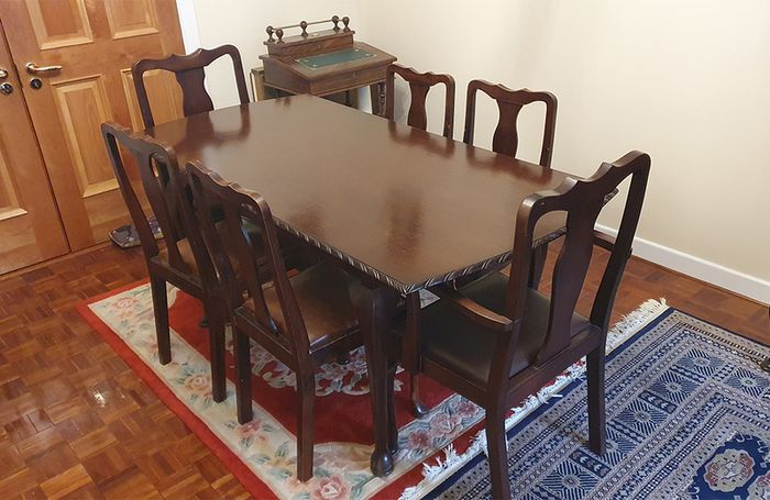 Dining / Kitchen Table and Chairs