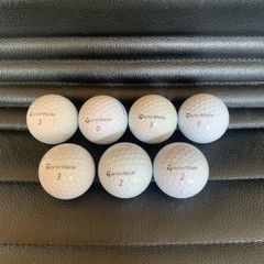 (7) Taylormade Tour response golf balls