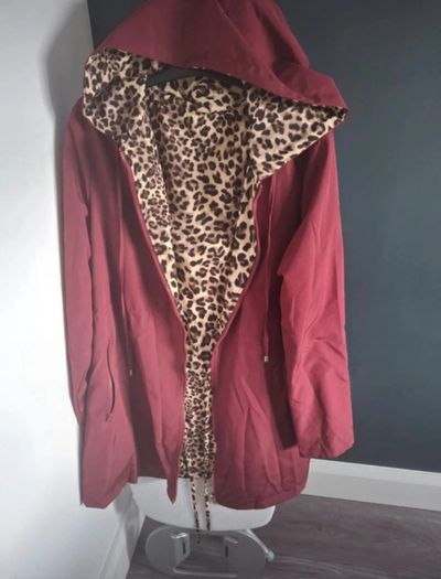 Ladies Light Jacket Size L Brand New..