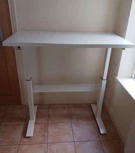 Standing desk