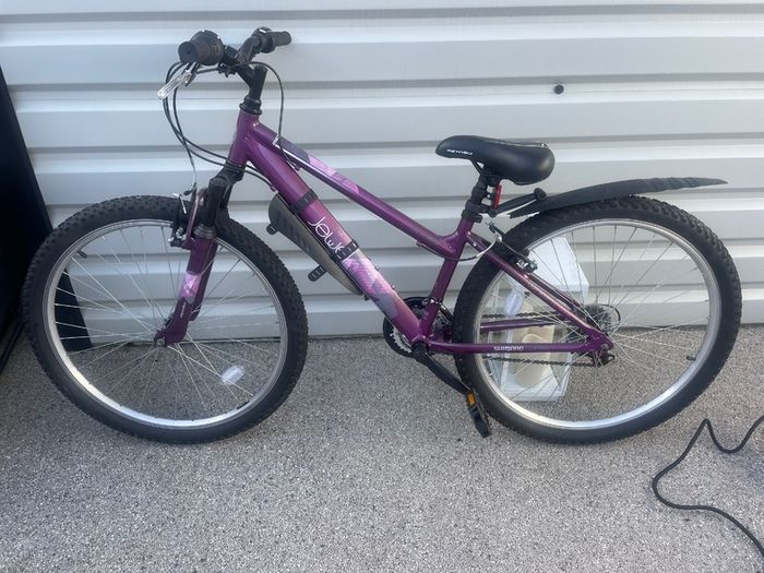 Kids / Ladies Apollo Jewel Mountain Bike (as New)