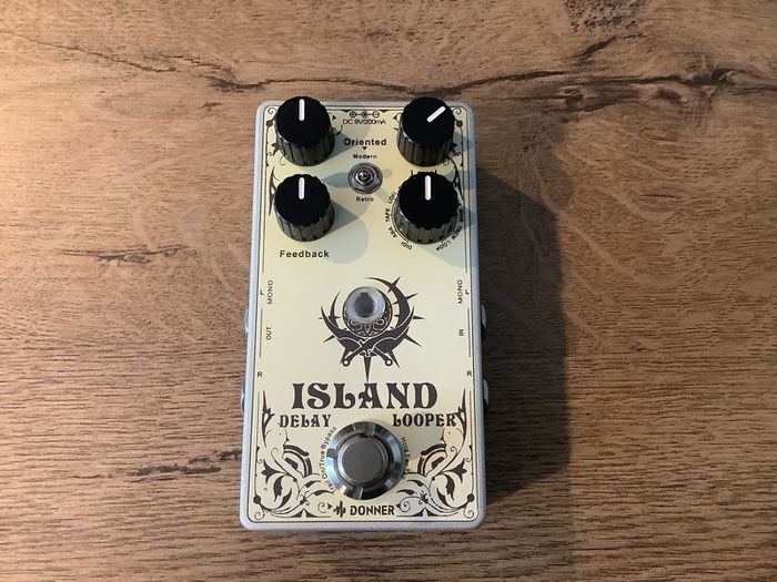 Donner Island Delay & Looper pedal
