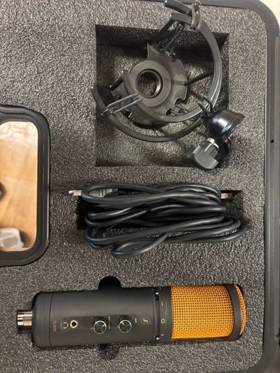 SL600 condesender usb microphone with live monitor