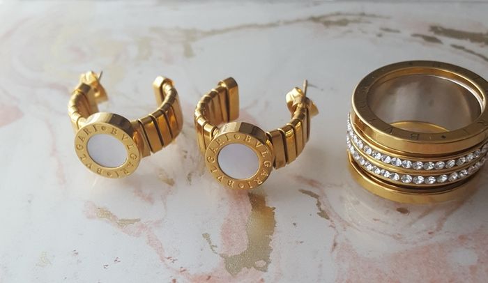 Earrings and ring set.