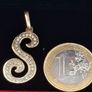 9ct yellow S pendant Image 5