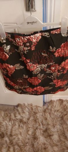 Ladies skirt