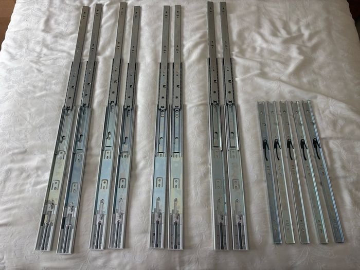 Extending drawer runners