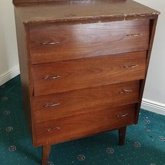 chest of drawere