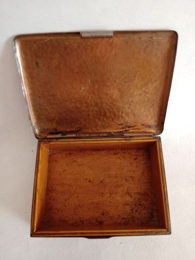 Antique Arts and Crafts Hammered Copper Wood Lined Tobacco Box