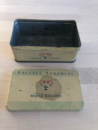Vintage Marsh Mallows tin