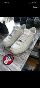 Represent shoes