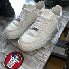 Represent shoes