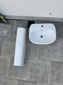 Sink with stand