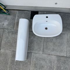 Sink with stand