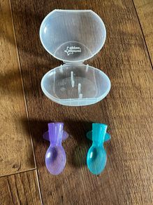 Tommee Tippee portable weaning spoons and case