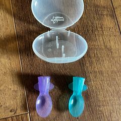 Tommee Tippee portable weaning spoons and case