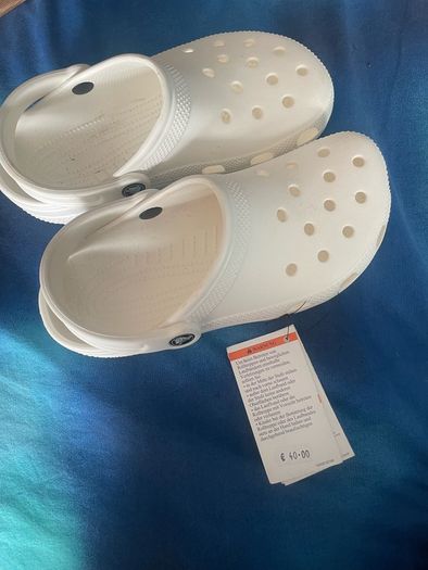 crocs