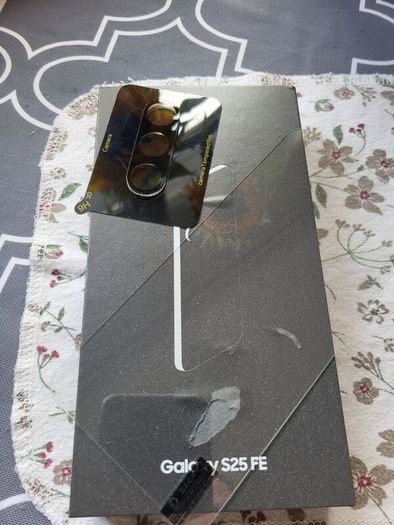 Samsung Galaxy S25 FE, 128GB, Dual SIM in black.