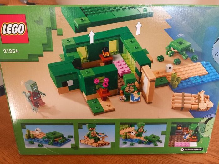 Brand New Lego Minecraft The Turtle Beach House Set