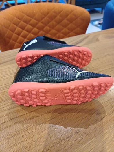 runners/football boots