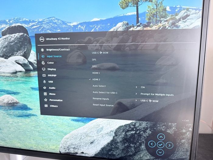Dell HUB monitor U4323QE 42.5"