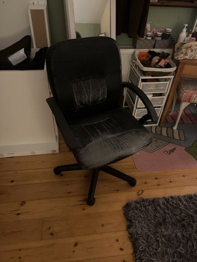 desk chair